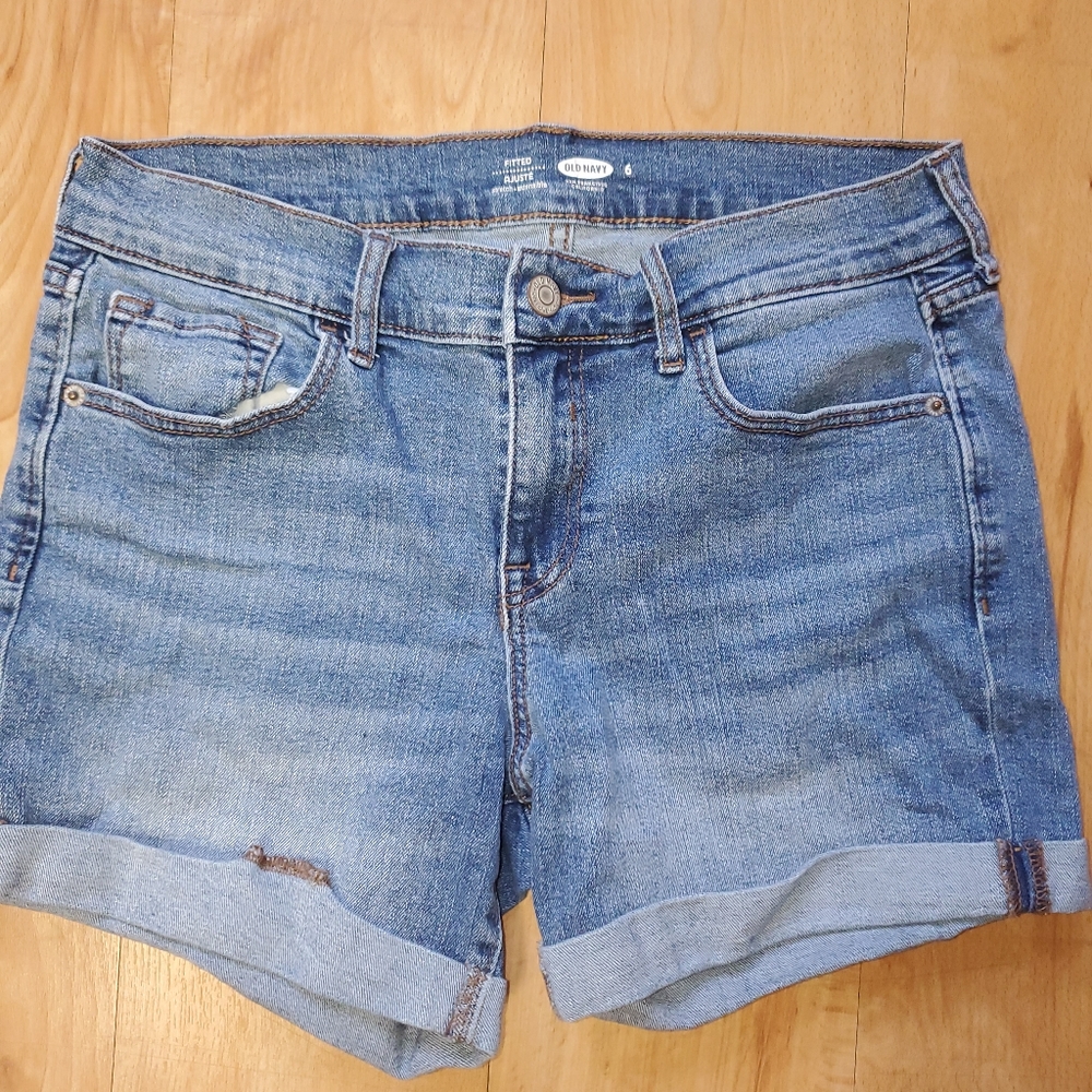 Fitted Size 6 Old Navy Denim Shorts